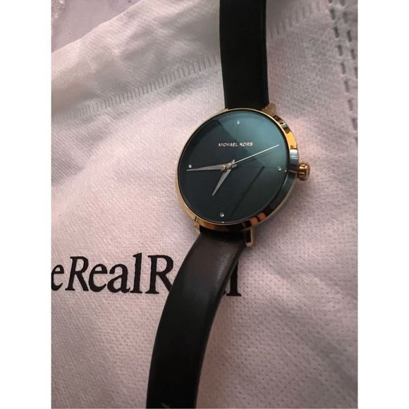 Michael Kors Women’s Charley Leather Black/ Gold Watch - Picture 3 of 9